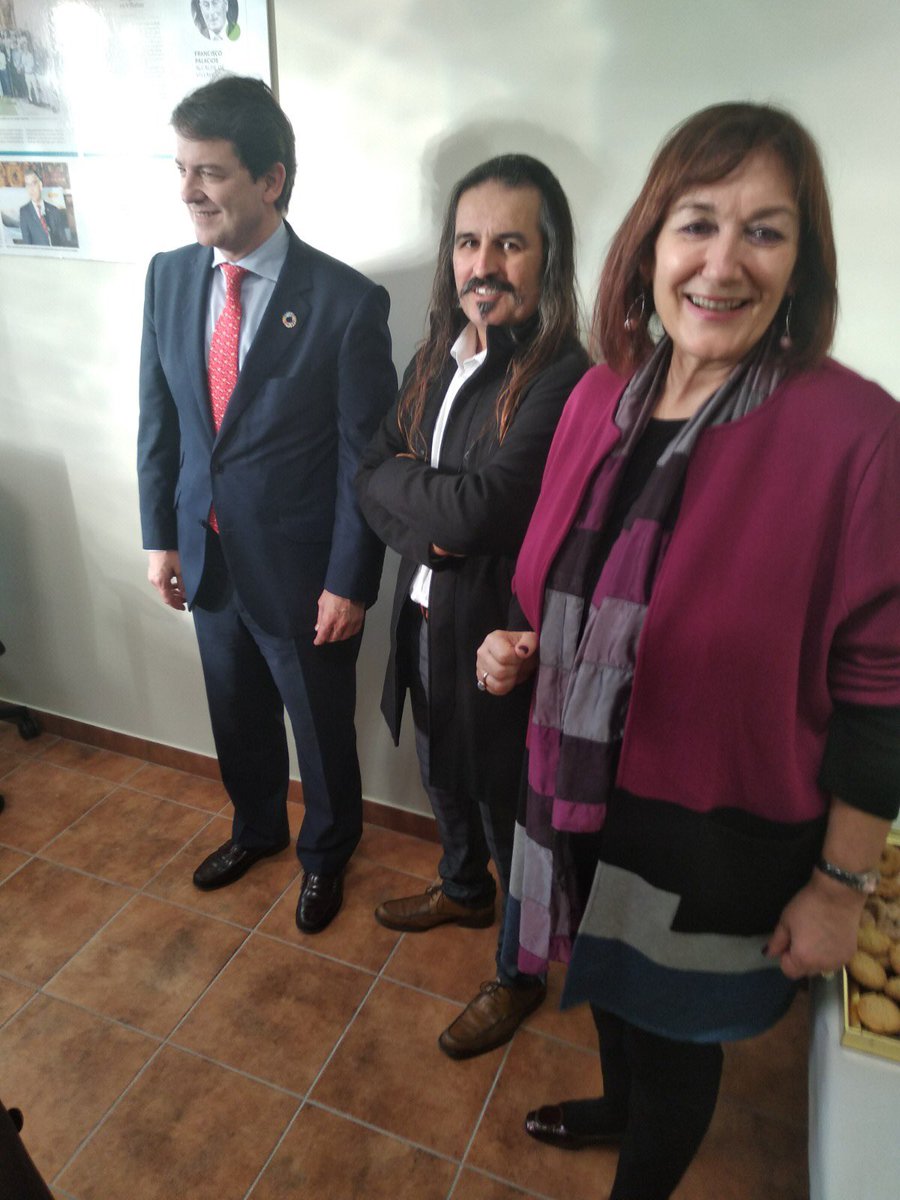 isidrolaso's tweet image. Amazing visit of @dubravkasuica to the first #EUStartupVillage! Entrepreneurship and Innovation for rural areas. 3 startups in a 300 inhabitants village Cc @GabrielMariya @JEPaquetEU @euasiatravelor @arturoinnova @TEmprendimiento @andreasklinger  @MMolineroE @FranGalvezHid @EUeic