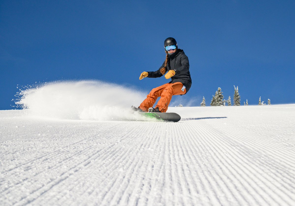 SchweitzerID's tweet photo. Miles of ego-snow, fresh corduroy, sunshine, and stunning views in every direction! This morning was as good as it gets for carving around the mountain. :) Still a few more hours to get your turns in. See you up here. #egosnow #schweitzerlife @VisitSandpoint @visitidaho https://t.co/WbwLyR4EbH