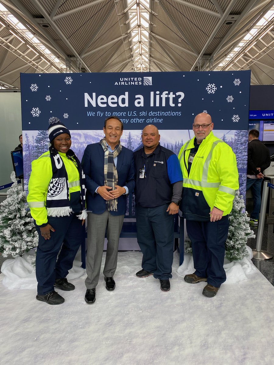 SalangaJ's tweet photo. Standards Lead spreading the good word on TCI Metrics and prearrival readiness! They even ran into a special guest! Oscar encouraging us to continue the message! @HermesPinedaUA @MikeHannaUAL @KevinSummerlin5 @fiona_kiesel @JMRoitman @weareunited #StandardsLead #TCI https://t.co/g84MwYlaw4
