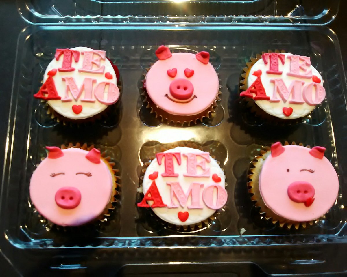 PJozaidee's tweet photo. Hola amigos y amigas ya tienen su regalo para este 14 febrero? Pues les muestro algo que les podría encantar son 6 cupcakes rellenos de manjar o ganache de chocolate con el diseño que gustes, contáctanos cotiza y reserva ♥️ @lopradoaldia @lopradoconecta2 https://t.co/6MKmqO4dp5