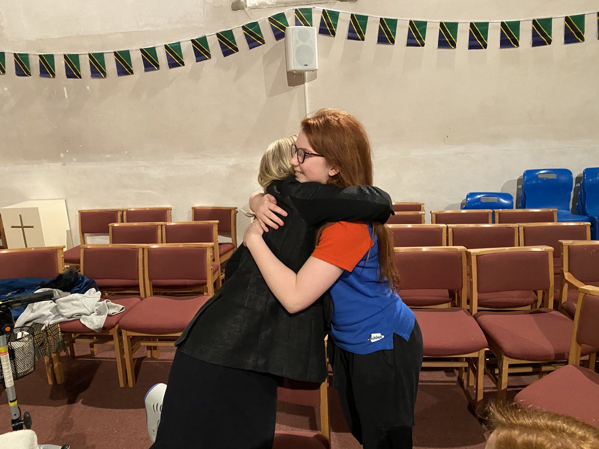 TracyBrabin's tweet photo. Wonderful to visit @GirlguidingSV tonight and hear about the impact being a Guide has on the self-confidence of these brilliant young girls. 
Truly honoured to be given the Speak Out badge, I'll frame it and it'll have pride of place on my wall.
@Girlguiding you are amazing! https://t.co/NRNVjsrvxP