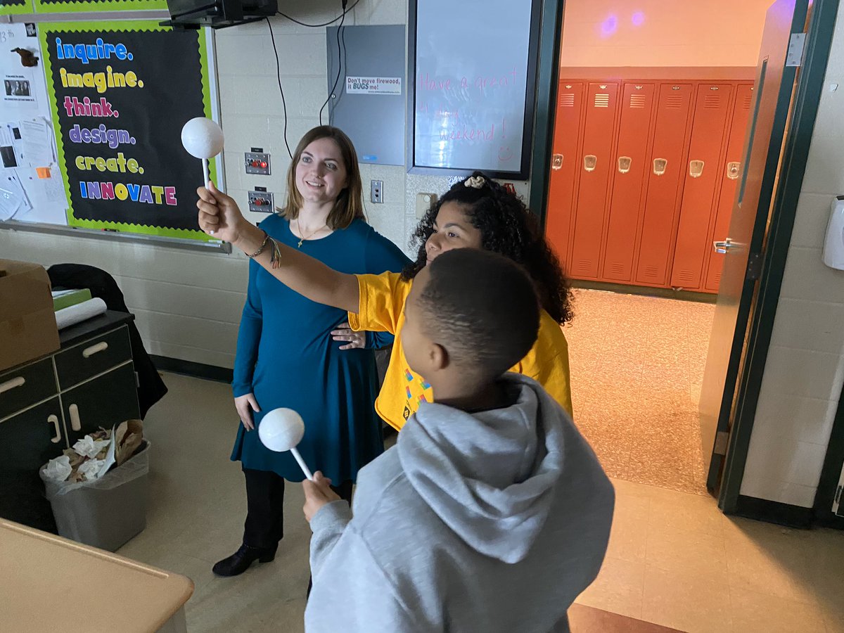 MrsGrenter's tweet image. #8Blue wasn’t “phased” at all by today’s lesson!  Students modeled the phases of the moon in an activity led by Miss Greene. 🌑🌒🌓🌔🌕🌖🌗🌘 @GHMSBuckskins @CVSciTech #handsonscience