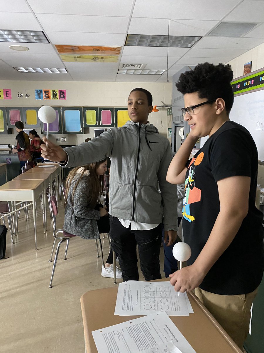 MrsGrenter's tweet image. #8Blue wasn’t “phased” at all by today’s lesson!  Students modeled the phases of the moon in an activity led by Miss Greene. 🌑🌒🌓🌔🌕🌖🌗🌘 @GHMSBuckskins @CVSciTech #handsonscience