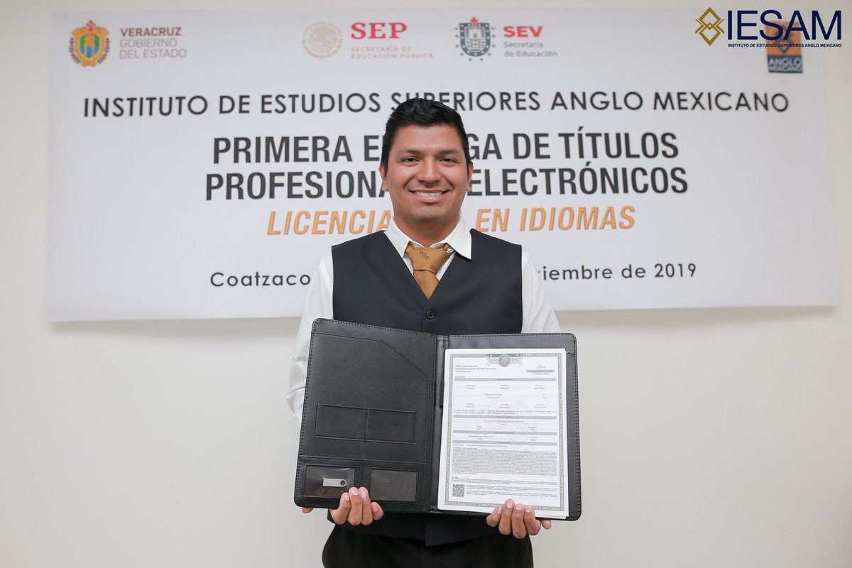 IESAMmx's tweet image. Muy orgullosos de presentar nuestra primera entrega de títulos profesionales electrónicos de la Licenciatura en Idiomas. ¡Felicidades queridos egresados!

#IESAM #Idiomas #LicenciaturaEnIdiomas #InstitutoDeEstudiosSuperioresAngloMexicano #Coatzacoalcos #Titulación