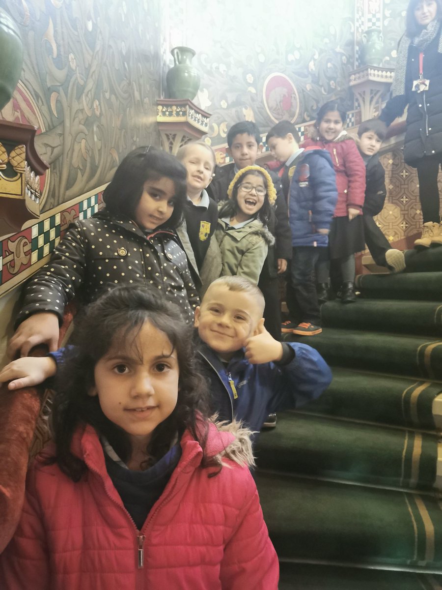 LPalios_LPS's tweet photo. We thoroughly enjoyed our tour of the castle @cardiff_castle @LansdownePS @BButler_LPS https://t.co/fs4kIkaS7s