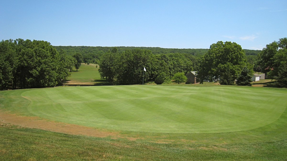 jwbausch's tweet photo. Macoby Run (Green Lane, PA) is another solid public golf course (1991 by David Horn). Cheap golf w/ nice Wetlands restaurant ($22 16 oz Delmonico w/ sides!). Photo album part of the #BauschCollection @MyPhillyGolf:
https://t.co/u9dXOuIOEF
Selected photos from the album: https://t.co/wUtjaBFBKt