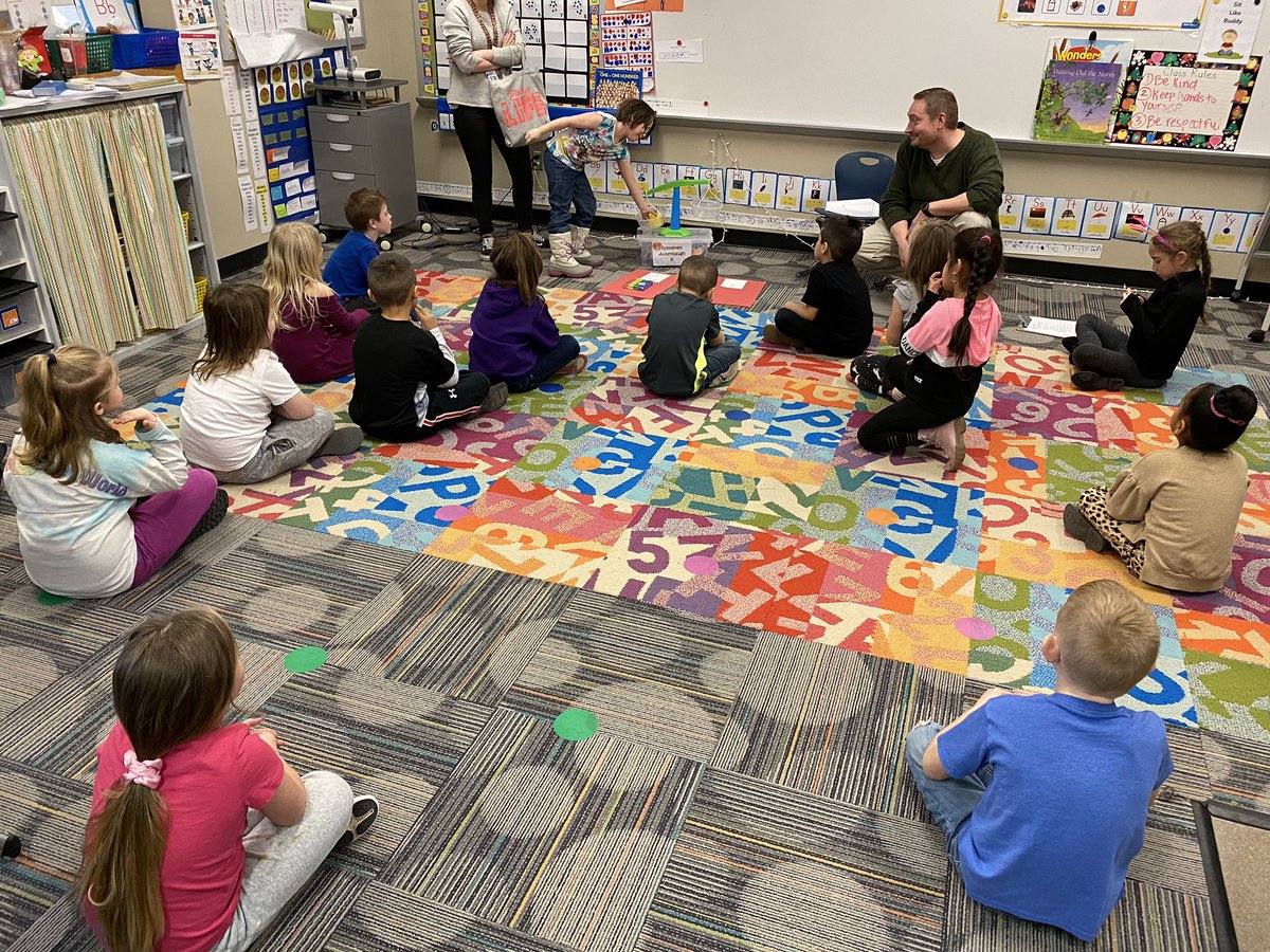 brettabbotts17's tweet photo. Exploring lighter vs heavier in kindergarten math today! Enjoying watching Ms. Ausenbaugh’s class grow and receive the IC support from Mr. Schmitz!
#MathMathMath #CoachingCycle #GrowKidsGrow #CBCSD @Roos_Elementary https://t.co/4zlRZMfuwF