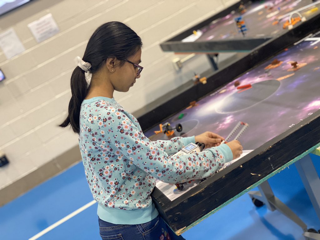 kreceveur's tweet image. Ramp up to RoboRumble Scrimmage was a success tonight! I love listening to and watching the students collaborate together on their coding. Thx @ChanThaMann on your organization! Join us @mooremustangs on March 7th to see these schools and many more compete! #jcpsit3 #JCPSDigIn