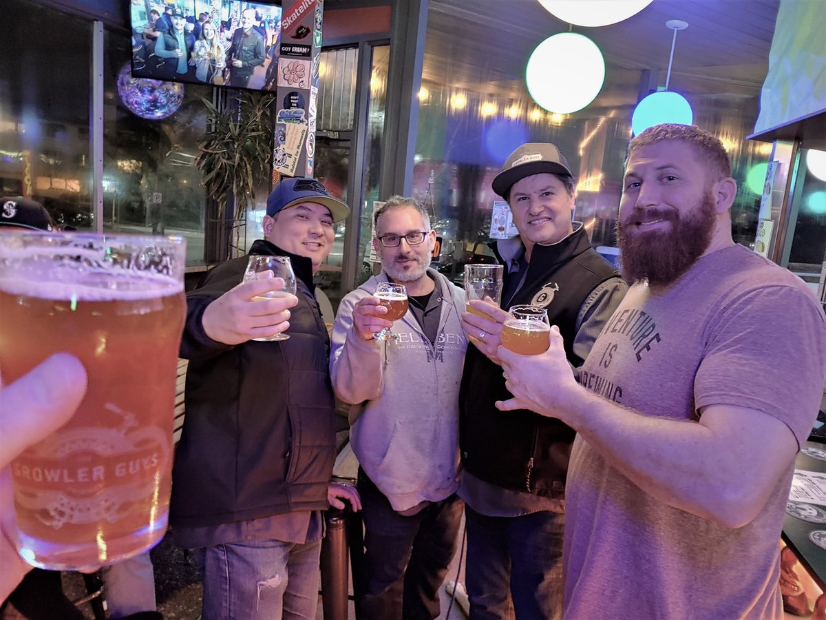 tggseattlene's tweet photo. #Seattle Hopheads have been in heaven π with so many great #HopMob IPAs to taste! And visiting/learning more from the breweries too. Last night we enjoyed visits from the good folks at @Hellbent_SEA @RavennaBrewing and @WanderingHop. Check out the pics! πΈ https://t.co/vyW2yJIKBW
