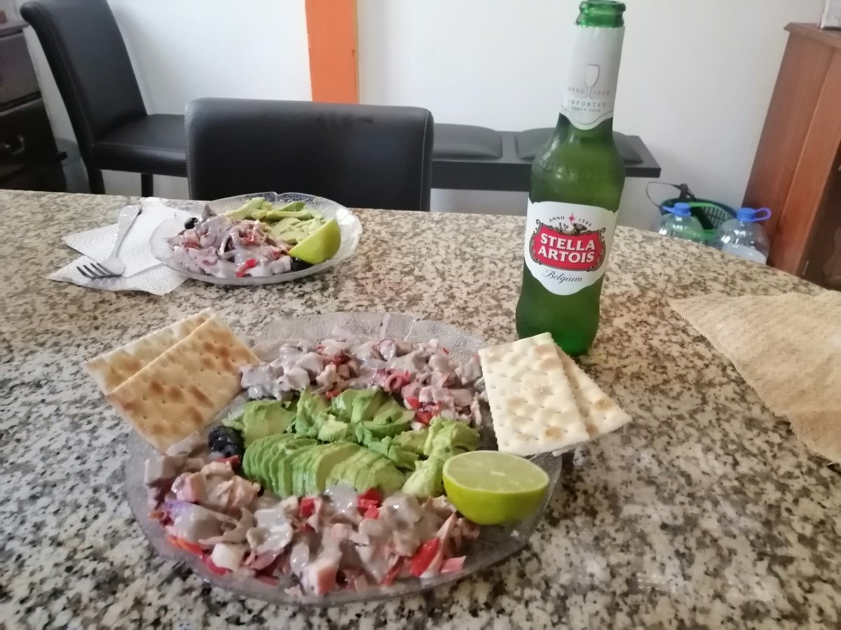 ChocolateeCurls's tweet photo. π₯° Pre-Bday π₯³ #Almost27 #Lunch #PulpoAlOlivo #GastronimiaPeruana #Γom #PulpoNacional #Aguacate #Cerveza #Corona https://t.co/rf2FnAsrzn