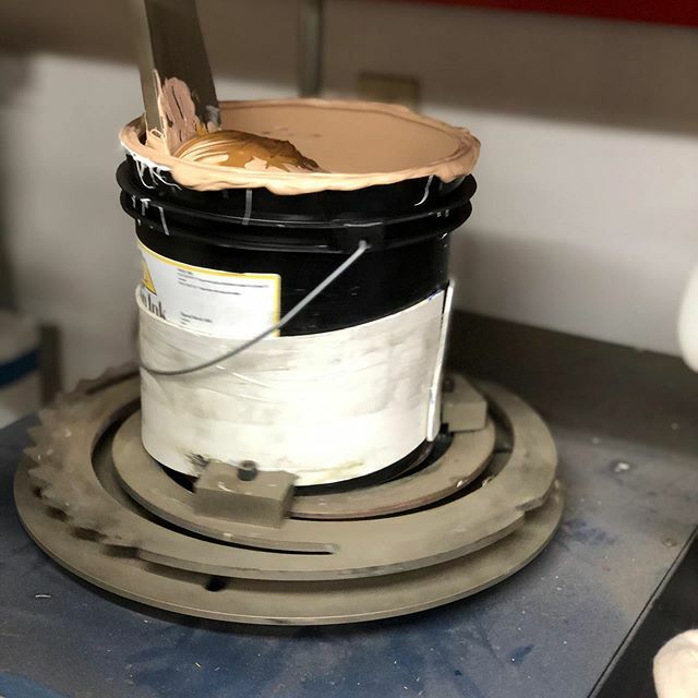 logowear's tweet image. Mixing custom ink colors today!

#customscreenprinting #screenprintingsandiego #brandedapparel #logowearcompany #whatsyourcolor ift.tt/31SlOmJ