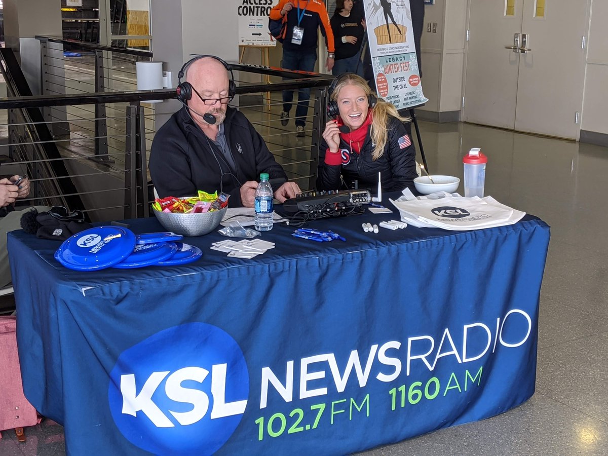 USSpeedskating's tweet image. Thanks to @kslnewsradio for coming to the World Championships at the @UtahOlympicOval! 

@mnmango89 #AllWeekend #ComeOut #CheerOnTeamUSA