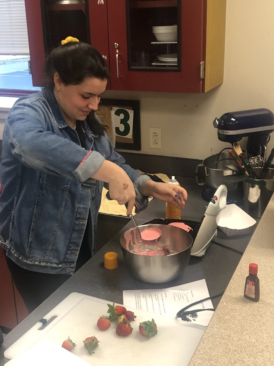 kellygracezilly's tweet image. Foods &amp;amp; Nutrition students got into the Valentine spirit as they whipped up waffles today!!! ❤️ @NCHS_CT #quickbreads #pinkwaffles #CTE