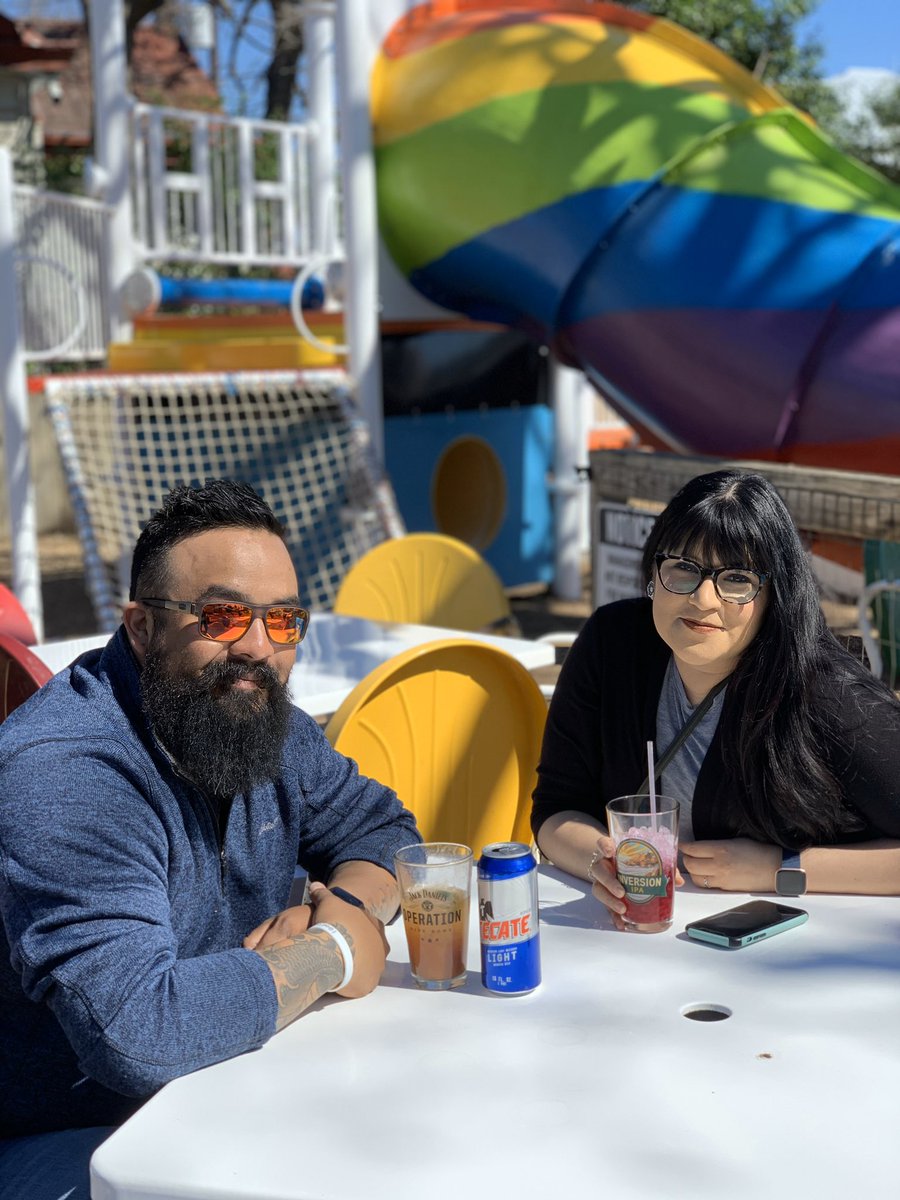 thefriendlyspot's tweet photo. #FriendlyThursday Sunny with #housemade Sangria & $4 #friendlysteals at the counter. Let’s be Friends #veryfriendly #cocktailsontap #craftbeer #friendlyeats #southtown #southtownsatx https://t.co/hp6Qmc1jXY