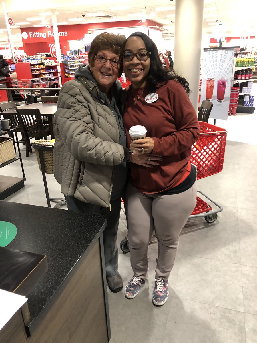 When a guest says to share how great her shopping experience was with our beauty consultant Keya, we share it with the world! Keya you make T870 proud! <a href="/servi_nina/">Nina Recupito</a> <a href="/SarosPaul/">Paul Saros</a> @DanielCebulski <a href="/BritAt870/">BritAtTarget870</a> @ErinHostinsky <a href="/veramay11/">April Bengert</a>