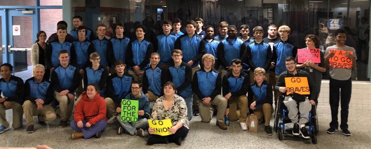 EvanJacksonUCPS's tweet photo. Enjoyed sending our Brave Wrestlers  off to State in style this morning!Looking forward to cheering them on in Lexington! Go BRAVES! @UCHSathletics @UchsPep https://t.co/unkL2e16f2