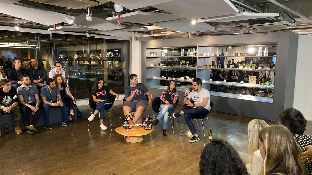 UXLabSP's tweet image. Esta rolando a gravação do Beer for Devs sobre o @portinariui, e o @PeixeH está contando como o UX Lab ajuda na usabilidade dos componentes que estão disponíveis no framework. #UXLabFaz #UXLabDays