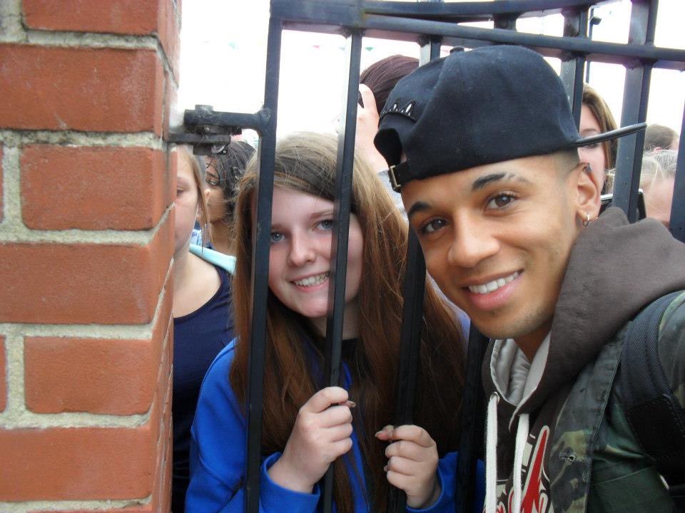 ChloeJLS_'s tweet photo. Oh how I’ve changed over the years! 13 years old, 16 years old, 18 years old and 22 years old! Never stopped loving yous 💙❤️💚💛 @JLSOfficial @MarvinHumes @AstonMerrygold @JBGill @Oritse https://t.co/sFFQhD2Xf1