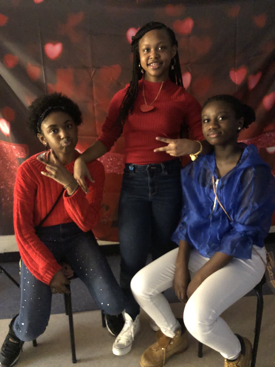 KendrickLLiles's tweet photo. Celebrating Student Success At The Creek! Big Shout Out To The PBIS Committee For Your Committment To Our Scholars!#ALLBEARCREEK! @BearCreekMS https://t.co/CuDQY8CpvG