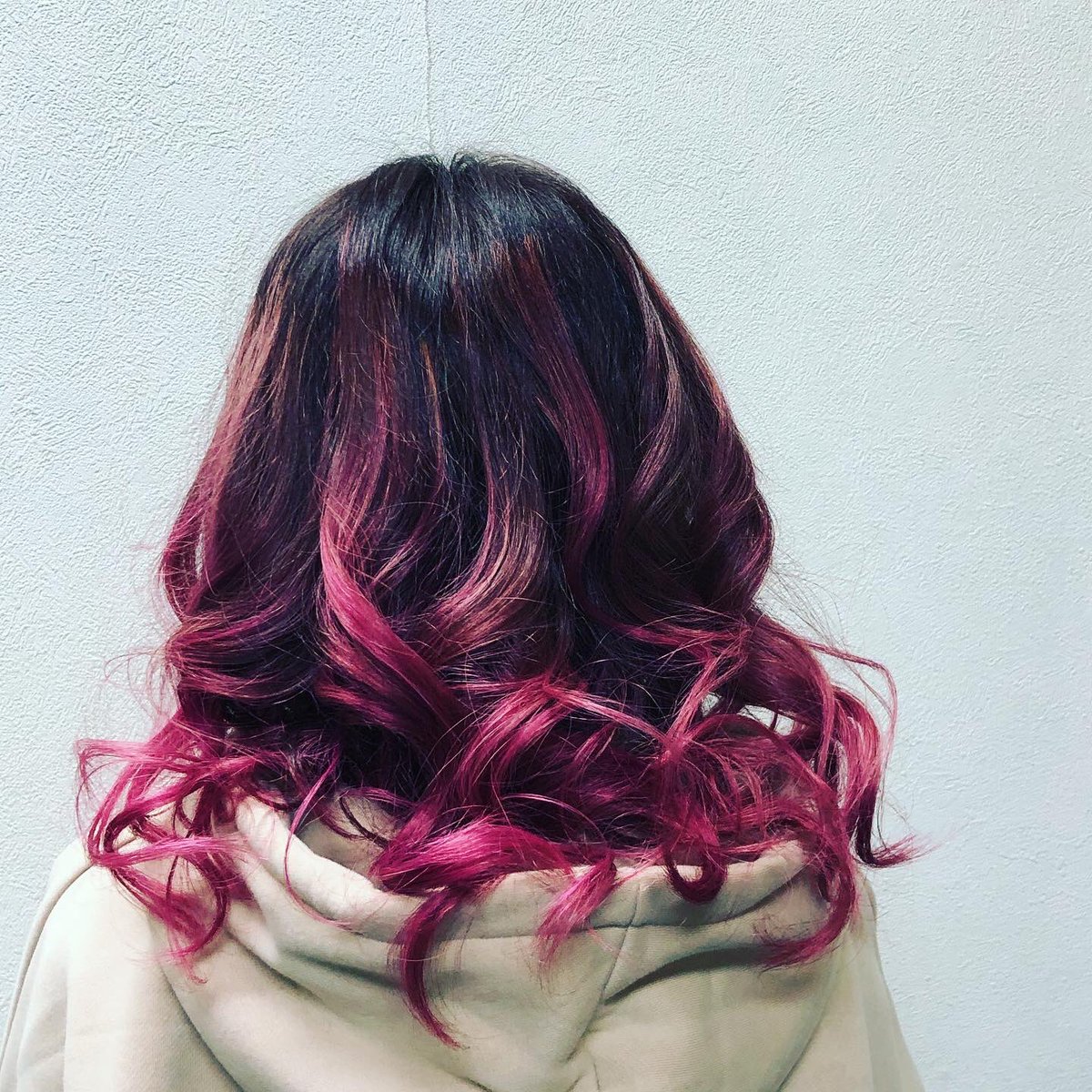 ヘアサロン アマサキ Twitterissa ミルクティ レッド バイオレット 素敵なカラーリングになりました 東淀川区 ヘアサロン ヘアカラー ビビットカラー 小松商店街 ヘアサロン アマサキ Twitterissa ミルクティ レッド バイオレット 素敵なカラーリングになりました 東淀川区 ヘアサロン ヘアカラー ビビットカラー 小松商店街