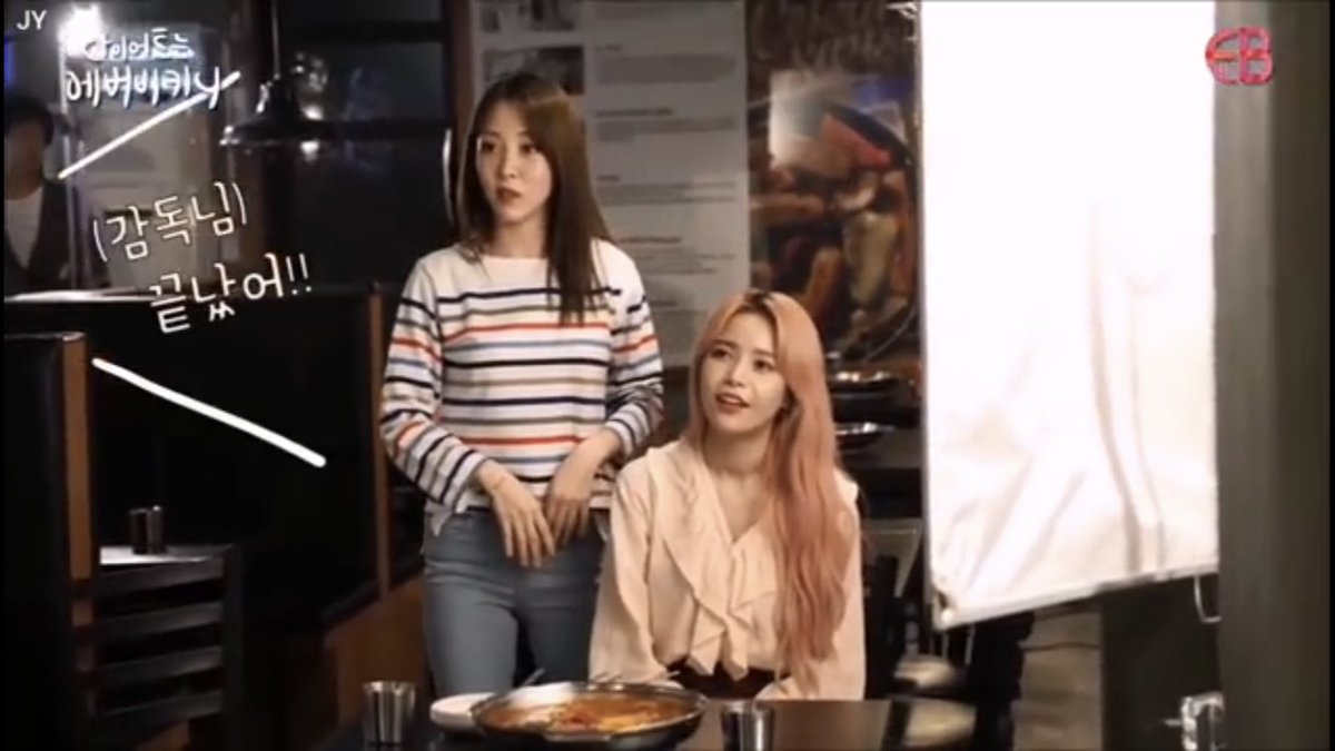 picmoonsun's tweet photo. girlfriends 🥰 https://t.co/0peuYv07HX