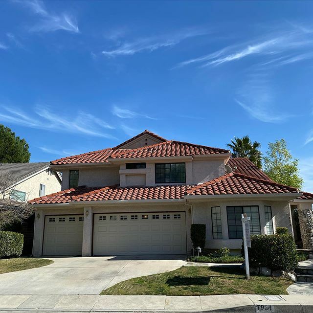 PowellFineHomes's tweet photo. Photo shoot at our new listing in West Hills! Coming to market on February 19th.  #westhills #countryhillsestates #powellfinehomesgroup #wesellhomes #letussellyourhome https://t.co/l3ZYIuWhYh https://t.co/EWxmTHJw1Y
