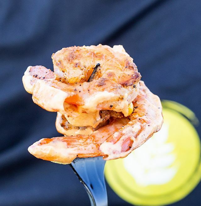 This could be your dinner. Come grab a bowl tonight. Happy hour is from 3pm-6pm. We’ll be shrimping all night. #eatbrokenrice ift.tt/2So0yCc