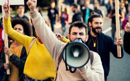 Major reforms are most likely to succeed "when they bubble up from the grassroots, as opposed to when they are pushed onto voters from the top-down." 

@Jon_Wainwright and <a href="/JoshuaADouglas/">Josh Douglas</a> discuss democracy reform and the importance of grassroots movement.
buff.ly/2OTyvs6