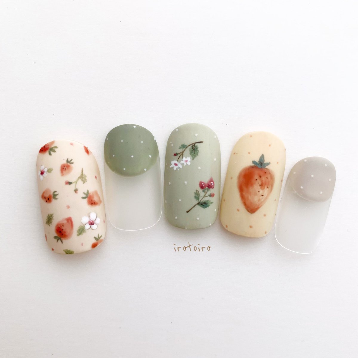 Irotoiro Nail いちご バレンタインデー ネイルデザイン Irotoiro Nail いちご バレンタインデー ネイルデザイン