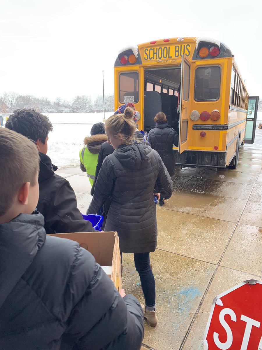 Thanks to Mrs. Curran, the <a href="/GP157c/">Grand Prairie Elementary</a> staff and families for their generous support and hard work to collect all of this food for the Frankfort Food Pantry. Way to show kindness! <a href="/fsd157c/">Frankfort School District 157-C</a>