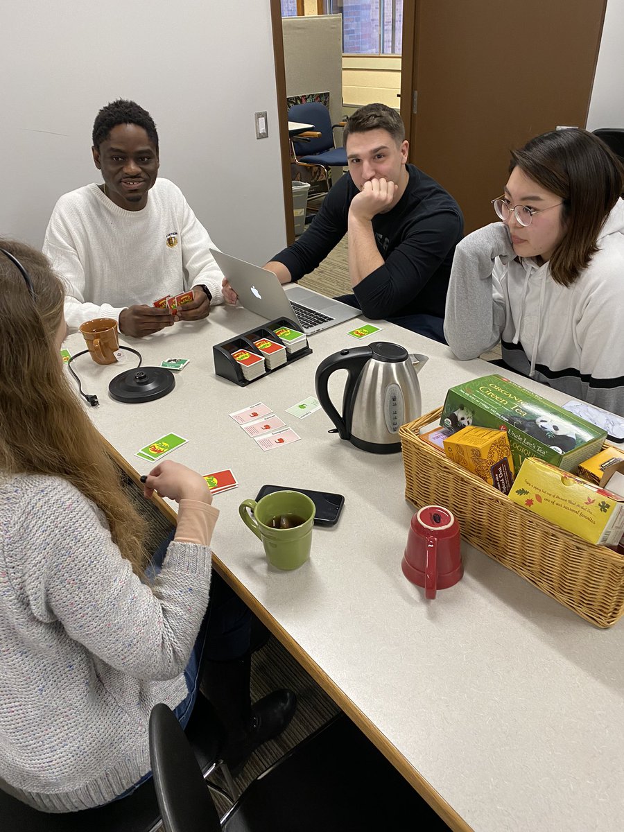 shorex_sda's tweet photo. Thursdays at work >>
Games. Conversation. Learning. #ConversationCircle #WritePlace #Scsu https://t.co/ooYPLXIrs6