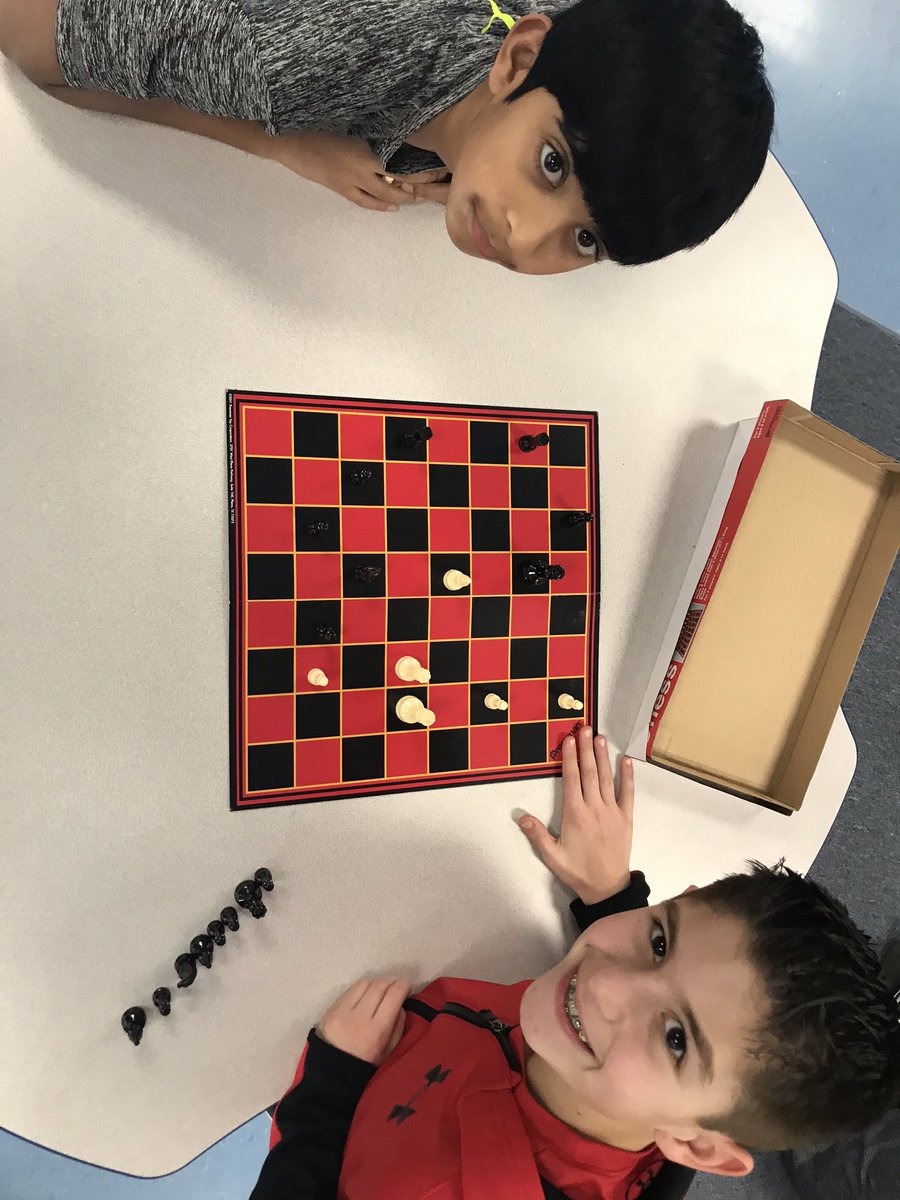 alissa_mahoney1's tweet image. We are continuing to build our Comet community by offering book clubs, crafting, drawing, and chess at recess!  #masonmoment #connectme