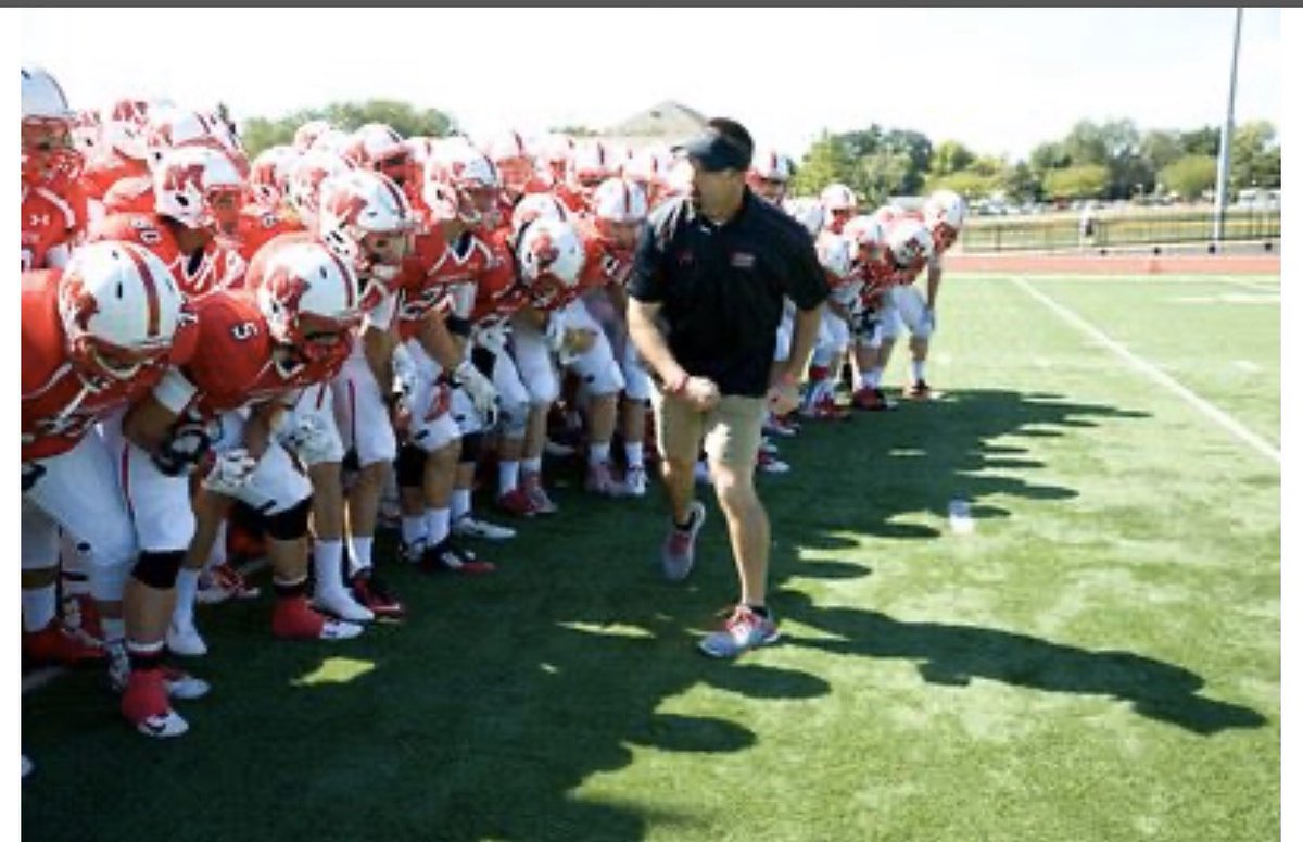vaughn80black's tweet photo. Thank you to all the coaches who have been recruiting me🙏🏻 #Committed‼️ #RollScots #ForM💜 @CoachFreitag @QBCoachWhite @MCBraunyBoy https://t.co/9BsFzwQrYo
