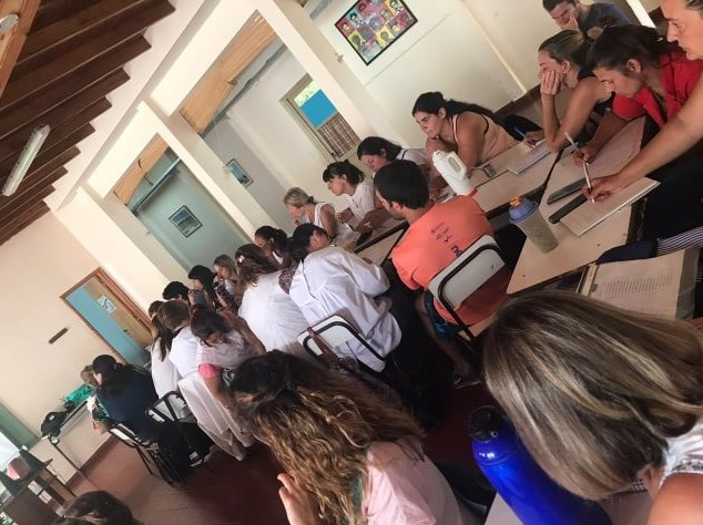 CIIEPila's tweet photo. #CapacitaciónDocente Hoy iniciamos los cursos en servicio 2020 
1° encuentro "Herramientas para diseñar y guiar el ABP II"
Construcciones colectivas. https://t.co/fTclbD9h0G