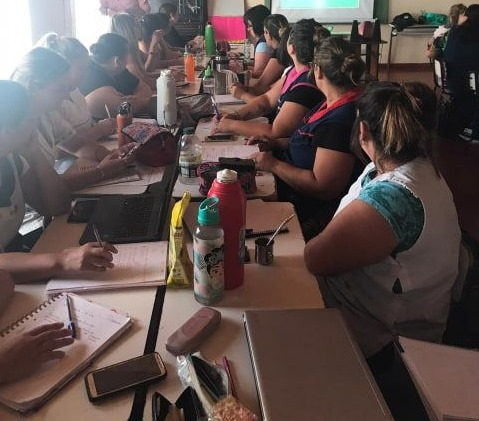 CIIEPila's tweet photo. #CapacitaciónDocente Hoy iniciamos los cursos en servicio 2020 
1° encuentro "Herramientas para diseñar y guiar el ABP II"
Construcciones colectivas. https://t.co/fTclbD9h0G