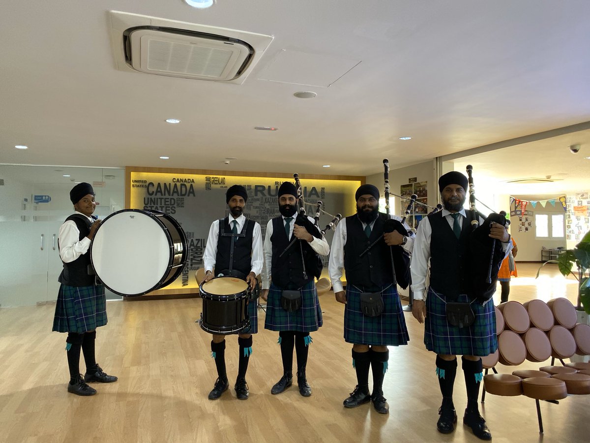 KLASS_HigherEd's tweet photo. Thank you to the Malaysian Pipe Band Club for an amazing performance!

What a great way to start our #WomenInSTEAM workshop today!

#DiscoverDundee #DundeeUni 🏴󠁧󠁢󠁳󠁣󠁴󠁿 https://t.co/OhbCdXnpVE