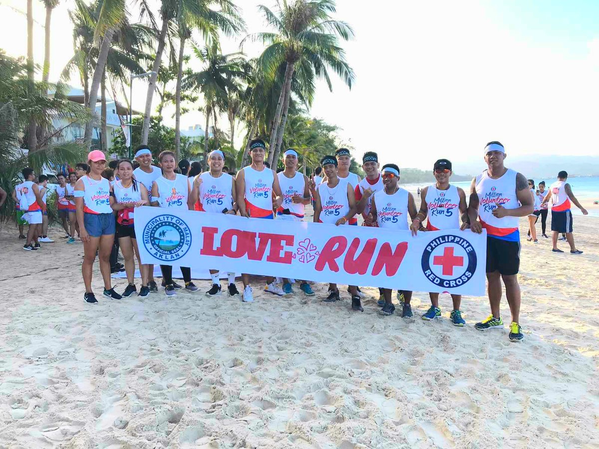 coastboracay's tweet image. To show that COAST is one with Philippine Red Cross' humanitarian mission to bring awareness &amp;amp; raise funding for disaster and emergency situations, our staff joined its Million Volunteer Run 5 leg in Boracay Island. 

#RunToSaveLives #BecauseWeCare #YouveGot2Coast #LetTheFunShine