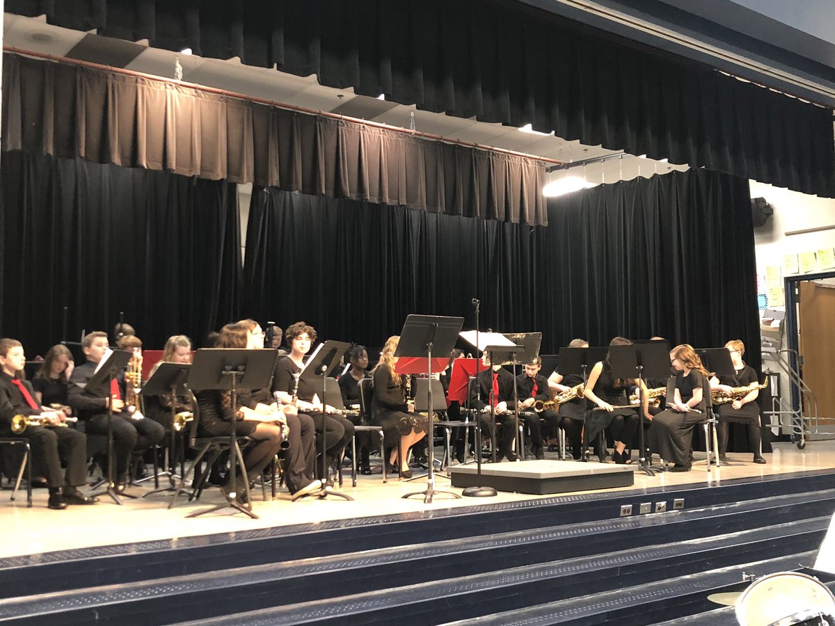 jillwolfe911's tweet photo. Packed the house for a winter band concert!  I love watching these kids do what THEY love!  @BridgetownMS  #OHBMSBest https://t.co/FGUYRfl27j