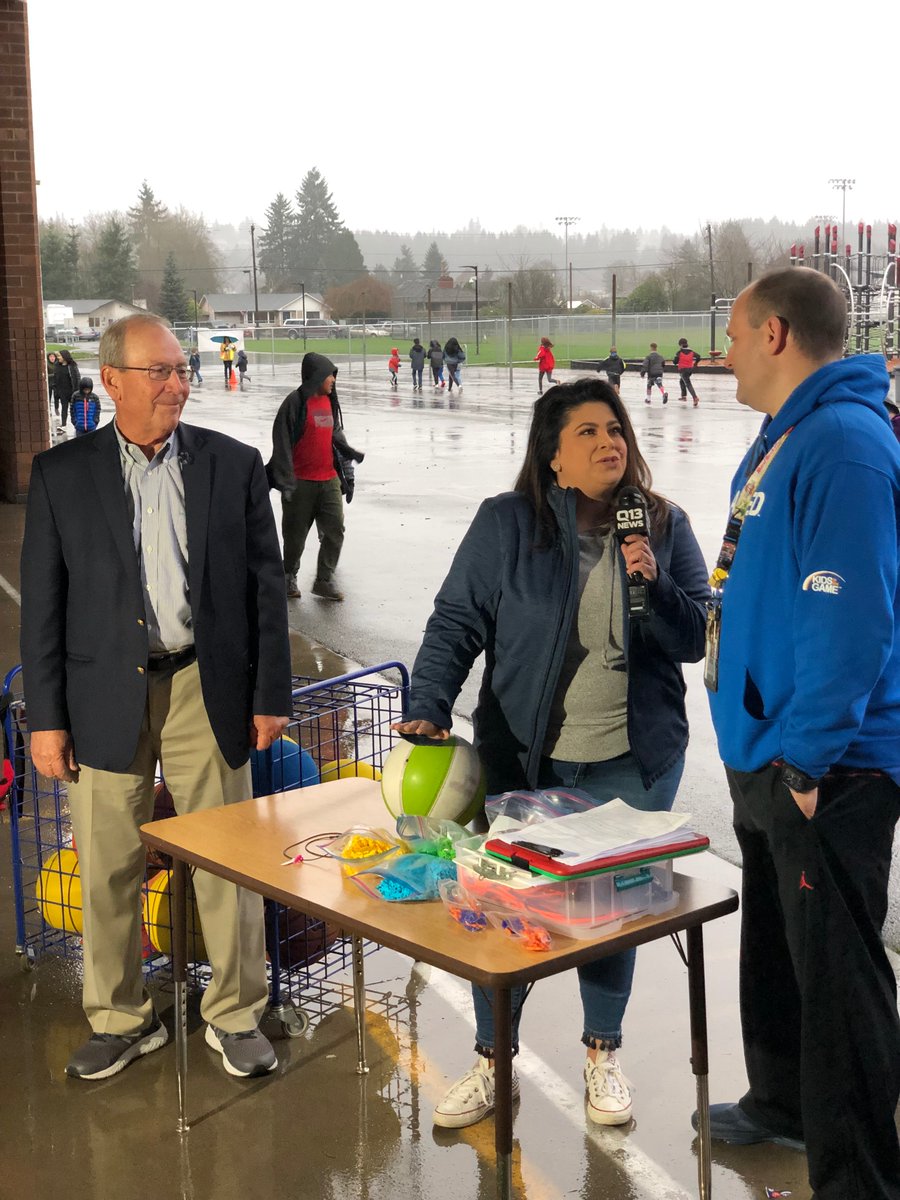 PHITAmerica's tweet photo. #TBT to our visit to @MonroeWAschools to check out how Frank Wagner Elementary is implementing #PHITAmerica programs. Did you know that for $10, you can make an impact and get a kid moving for one year? Learn more, and donate today: https://t.co/kDj4Jkbg46 #ThoughtfulThursday https://t.co/u5F9QeI6pk
