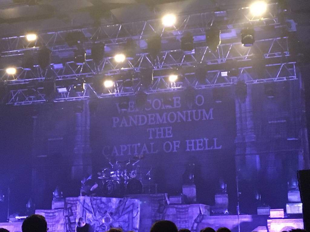 @HammerFall you set up the bar reeeeally high tonight in Prague!! Will you even it in Gothenburg? See you there! #hammerhigh