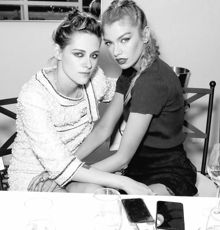 artylenafl's tweet photo. My favorite couples in the whole world ๐๐๐๐๐๐ #sharmen #kristella https://t.co/cOEABJiPBz