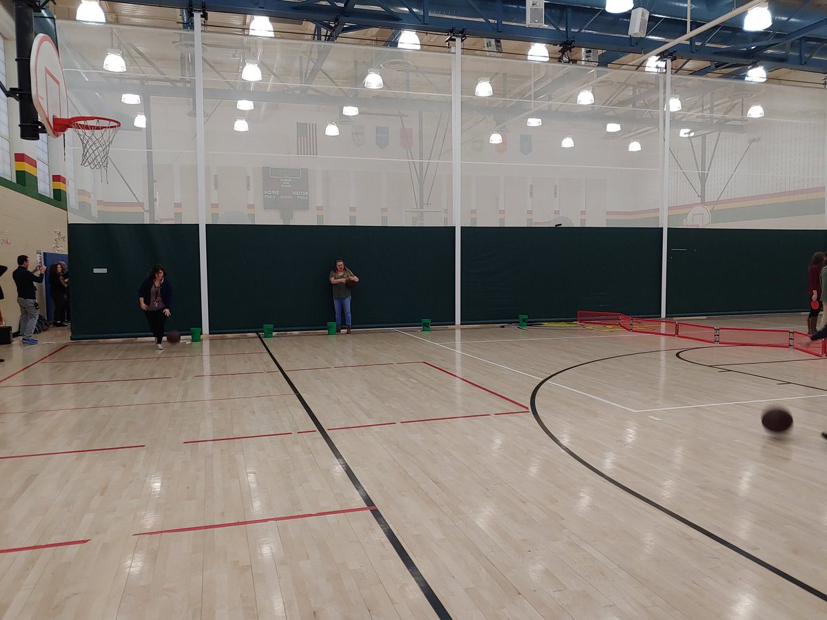 BPMS_Science's tweet photo. What a great way to start the day at #TheHive! Thank you to the equity for getting our blood pumping first thing! @BPMSbuzzAACPS #wearebettertogether https://t.co/MbUeoXSUIB