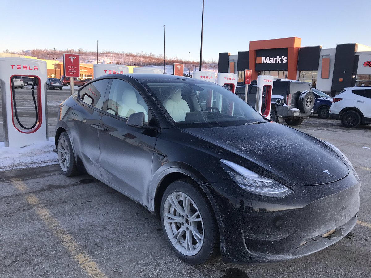johnna_muinonen's tweet photo. Model Y spotted at the Sudbury Superchargers in Northern Ontario!! https://t.co/bblKFmCpCR