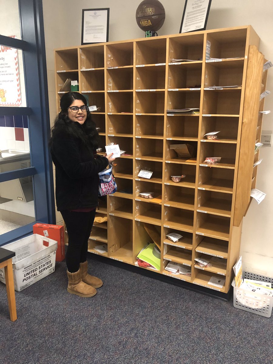 sbhs_edrising's tweet photo. Our lovely Educators Rising teachers received a small gift for their commit-MINT to supporting our tutors every week! #edrising2020 @LCPScte @BSTElementary @SandersCornerES @CedarLaneES https://t.co/0pBvRyijgx