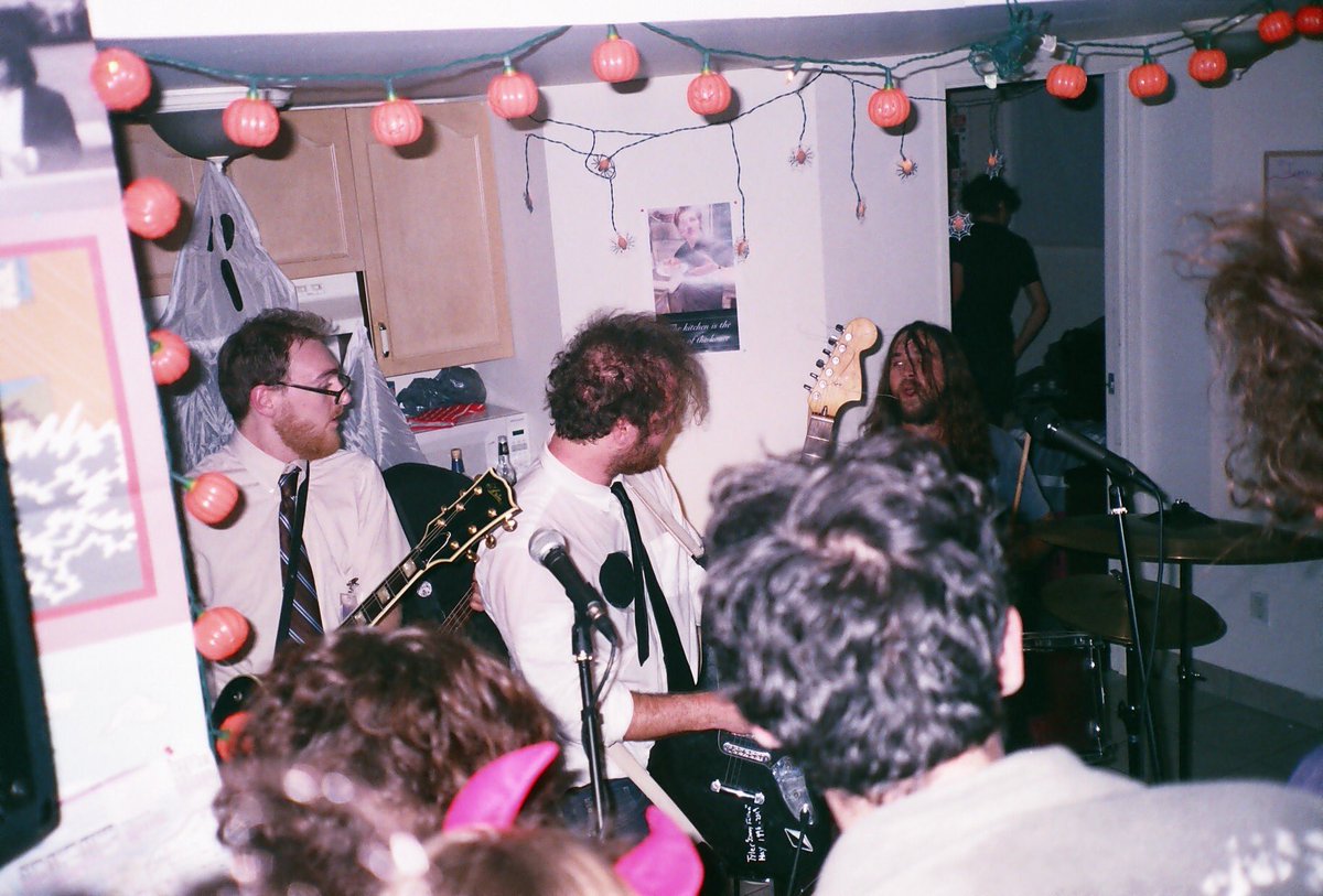 ElementalsBand's tweet image. Less than 20 tickets left for our second night at @liveonelgin with Pennyroyal.

Get them tickies now: liveonelgin.com/products/loe-p…