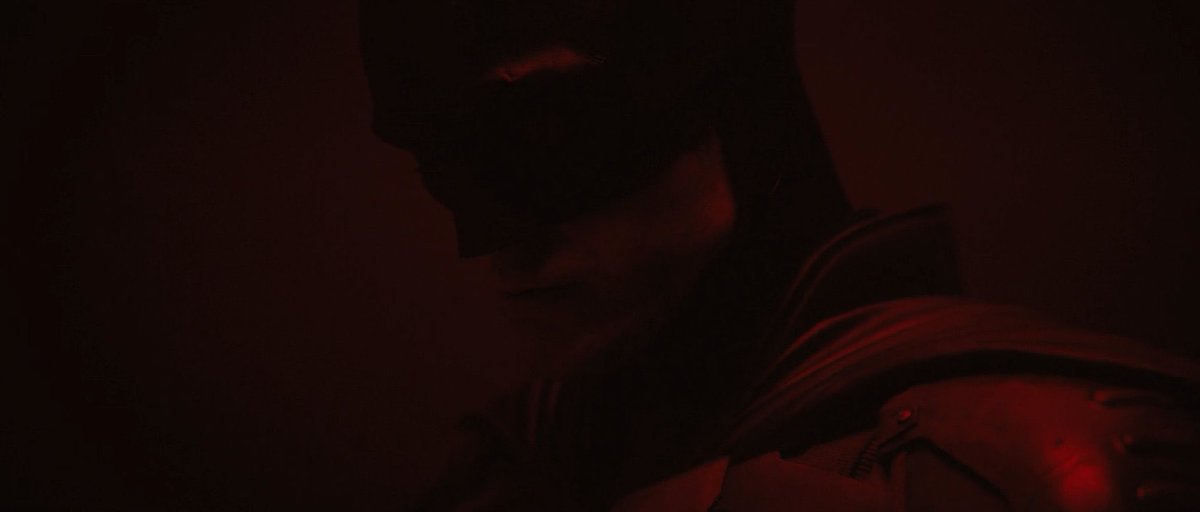 BatmanSource's tweet image. This Batsuit looks super sleek and high tech. I dig it.