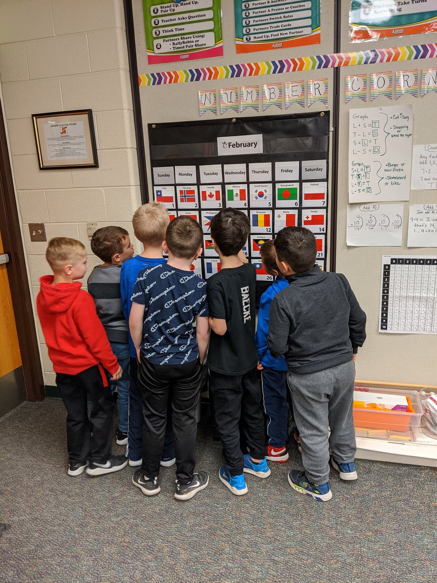SELingthedream's tweet photo. I was flipping through my classroom photos from this month. This was a photo from RECESS...I love when they get excited to talk about what we're learning, even on their free time. https://t.co/P18BQKo8zf