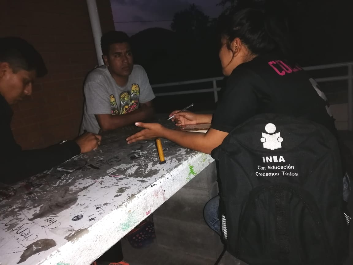 IeeaslpP's tweet photo. Con luz o al atardecer ..seguimos trabajando fuerte en el municipio de Santa Catarina para incorporar adultos de las localidades más alejadas hoy en San José con la enlace Norma y su Apoyo Pablo.@BarraganHelios @ieeaslp @IEEASLP_rioverd @marmol_58 https://t.co/EcYwgaaKpC
