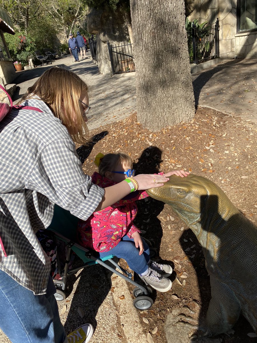 yogakarmasa's tweet photo. Had an amazing field trip to the zoo with 2 of my mini teachers. So impressed with the relationships they’ve built with their kinder students. #sazoo #AHHS #HowardECC #profileofalearner #developingthewholechild https://t.co/xpSRe500T8