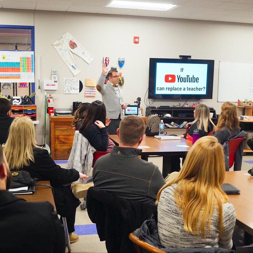 ideasforteacher's tweet photo. I had such a wonderful time sharing with the Leadership Unlimited group about my passion for Flipped Learning. They were a wonderful audience and asked great questions. #leadershipunlimited #flippedlearning #flgi #GEEFL https://t.co/4hi15AlkYg